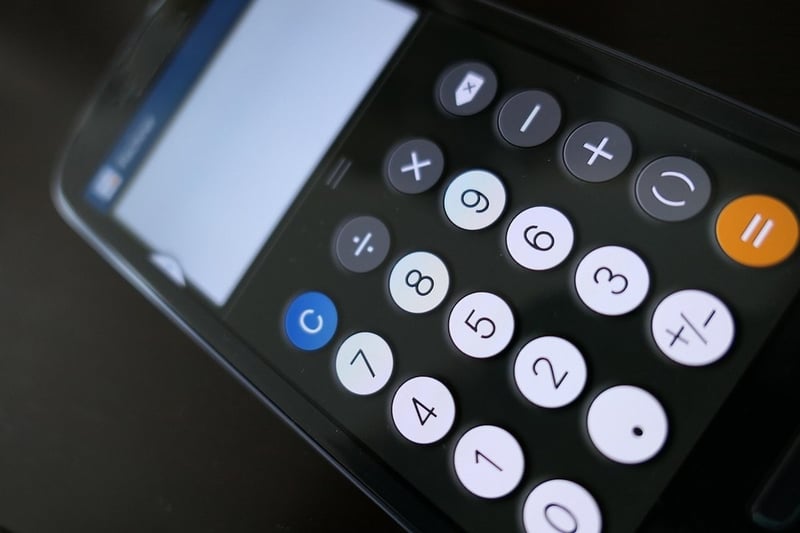 How to Manage Finances as a Freelance Worker: 12 Smart Tips
